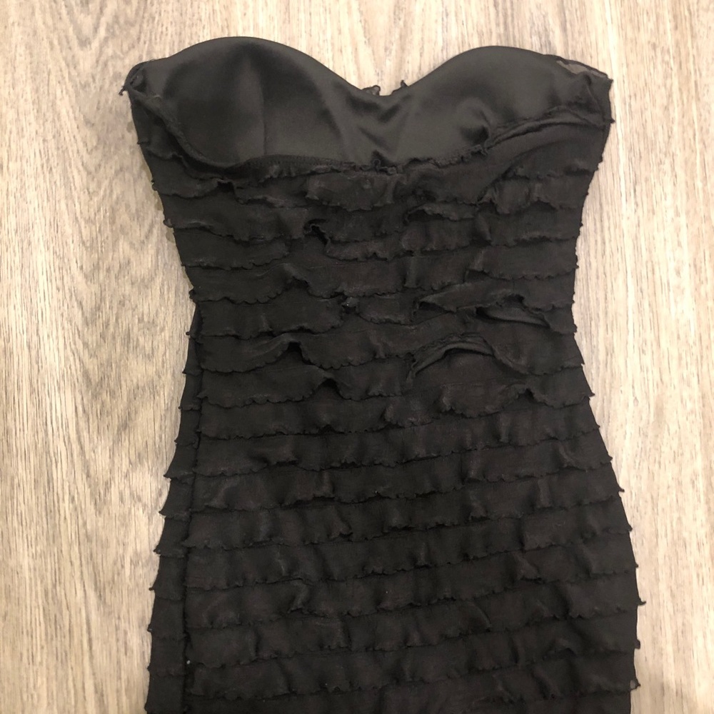 Sweetheart Neck Ruffle Top - Picture 2 of 4